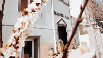 Deluxe Condo, City View | Property grounds