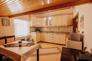 Deluxe Condo, City View | Private kitchen - taskiran house (Urgup)