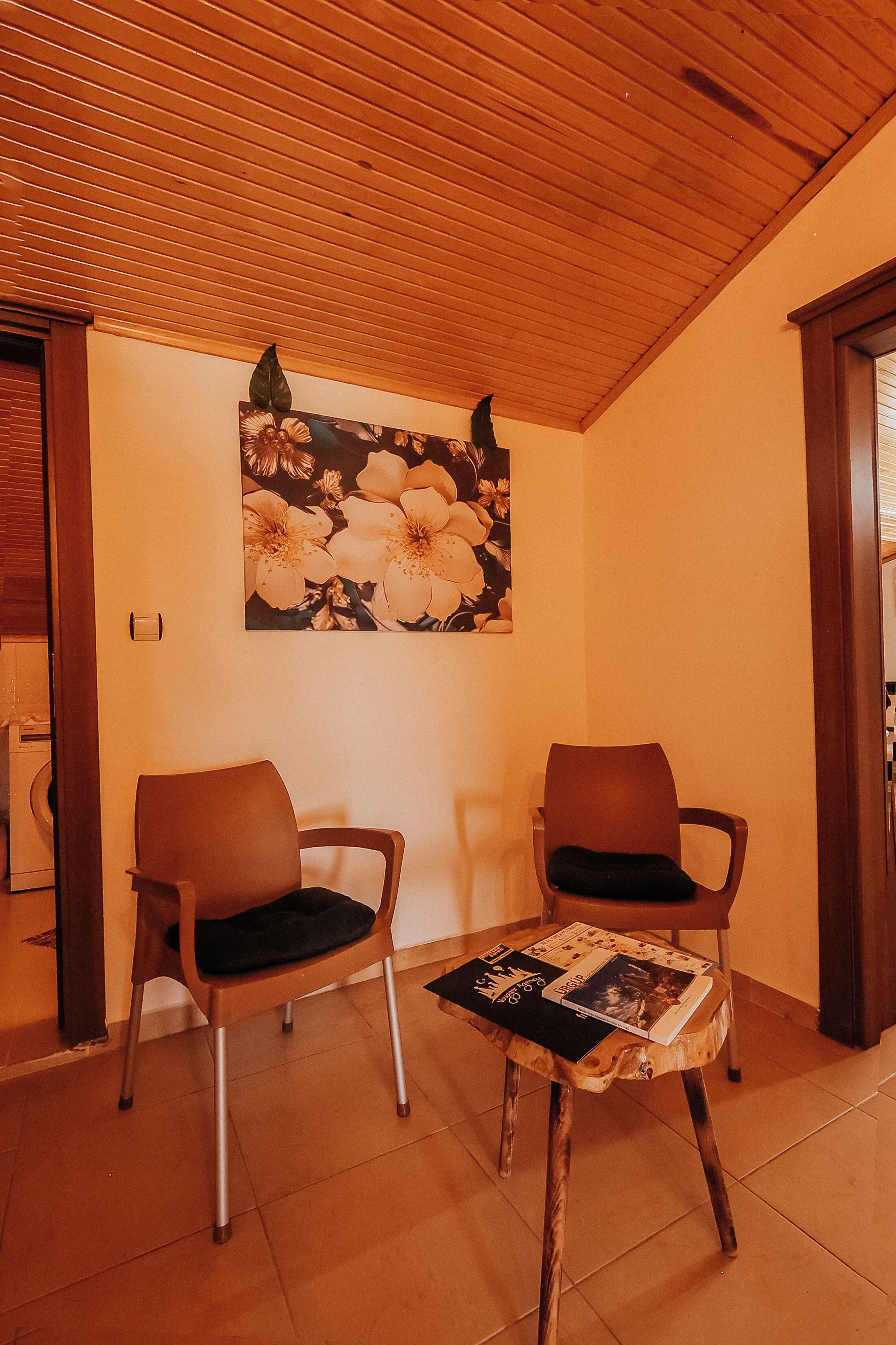 Deluxe Condo, City View | Interior