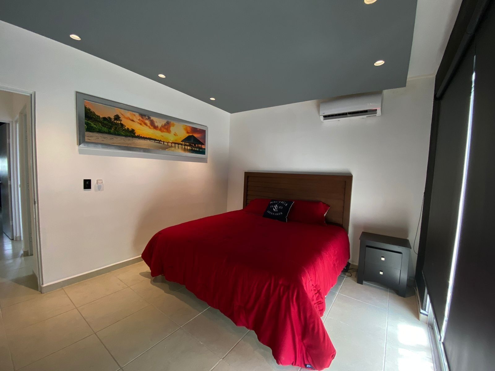 4 habitaciones, tabla de planchar con plancha, wifi y ropa de cama 