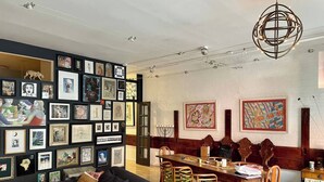 Interior - Artist Loft in the Heart of Chelsea with BBQ & terrace, Pet friendly! (New York)