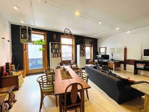 Living area - Artist Loft in the Heart of Chelsea with BBQ & terrace, Pet friendly! (New York)