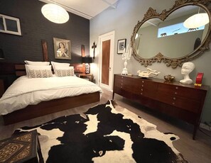 1 bedroom, iron/ironing board, Internet, bed sheets - Artist Loft in the Heart of Chelsea with BBQ & terrace, Pet friendly! (New York)