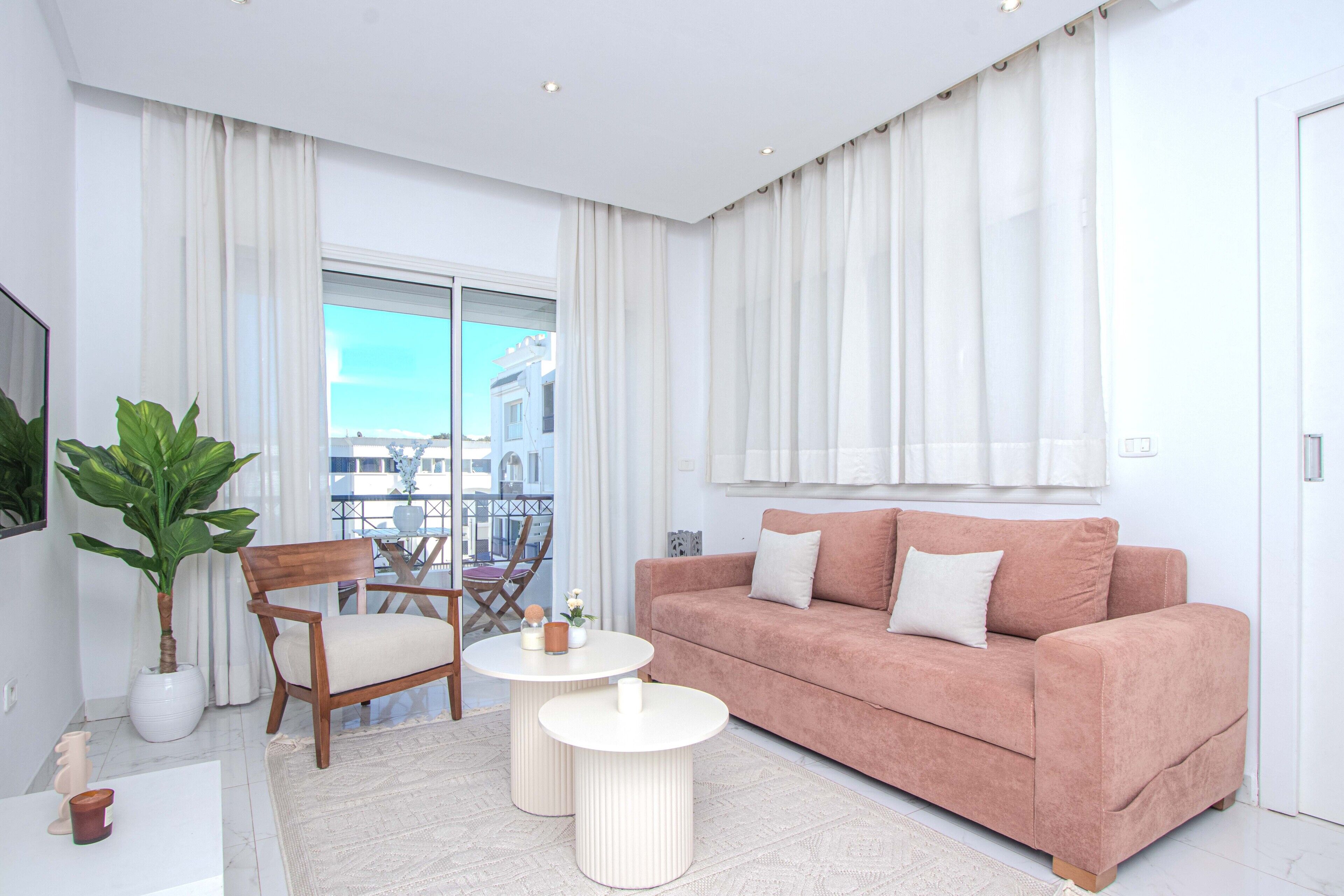 Apartment, 1 Bedroom, Smoking, Balcony | Living area