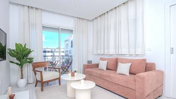 Apartment, 1 Bedroom, Smoking, Balcony | Living area