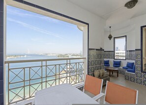 House - Al Basri Palm Jumeirah Beachfront 2BR Maid s Room Apartment Sea Views (Dubai)