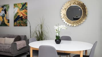 Lejlighed - 2 soveværelser - byudsigt | Spiseområde