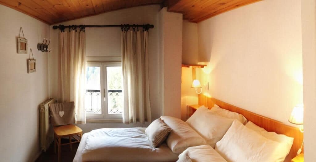 Standaard eenpersoonskamer, balkon, uitzicht op bergen | Gratis wifi