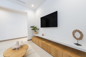 Interior - Naumi N562 | Penthouse 2BR Ocean View in Playas del Coco (Sardinal)