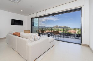 TV - Casa Matcha, BRAND NEW! Ocean Views & Beach Club (Sardinal)