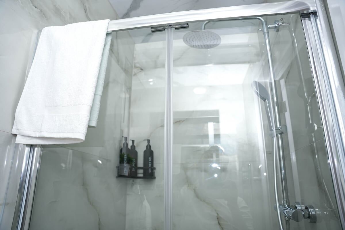 Hair dryer, towels