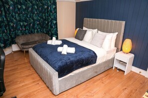 4 Schlafzimmer, Bügeleisen/Bügelbrett, kostenloses WLAN, Bettwäsche