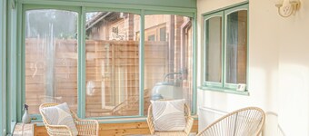 Spacious 4 Bed 2.5 Bath House - Parking- LongStays