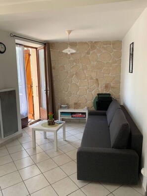 TV - Appartement 40m² 1 chambre, parking et balcon (Aix-les-Bains)