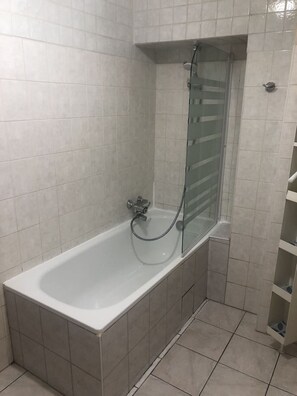Hair dryer, towels - Appartement 40m² 1 chambre, parking et balcon (Aix-les-Bains)