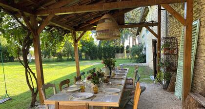 Spacious & stylish Lodge & Barn Getaway with private pool and 11-Acre Grounds