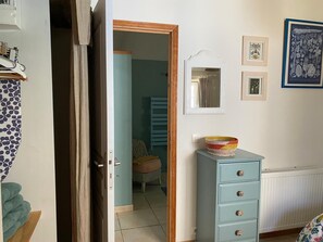 Interior - Spacious & stylish Lodge & Barn Getaway with private pool and 11-Acre Grounds (Saint-Ciers-sur-Bonnieure)