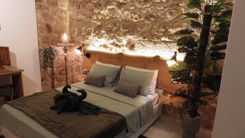 Departamento, 1 cama Queen size, vista a la ciudad | Cortinas blackout, tabla de planchar con plancha y wifi gratis