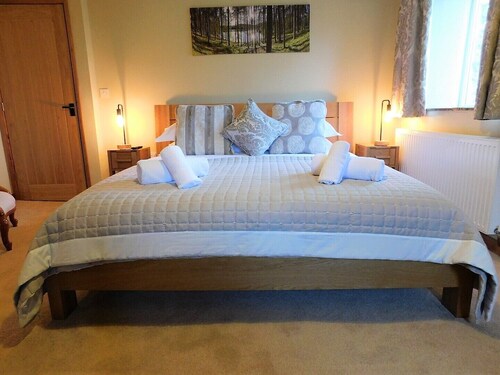 Charming 3 bedroom/3 bathroom cottage with log burner in Cumbria's Eden Valley.