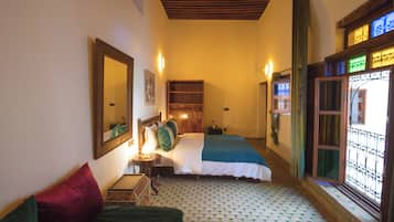 Kamar Double Mewah, balkon, pemandangan halaman | Setrika/meja setrika dan Wi-Fi gratis