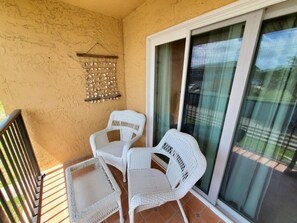 Appart'hôtel, 2 chambres | Terrasse/Patio