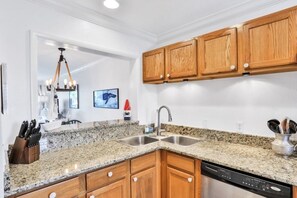 Private kitchen - Summerhouse 147 2 Bedroom Condo (St. Augustine)