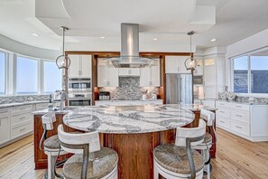 Casa, 4 quartos | Cozinha privada