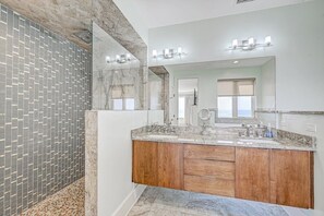 House, 4 Bedrooms | Bathroom - Ocean Paradise 4 Bedroom Home (St. Augustine)
