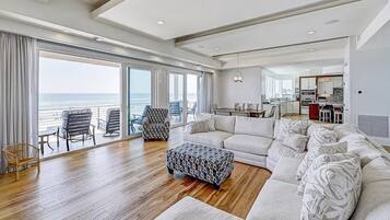 House, 4 Bedrooms | Living area