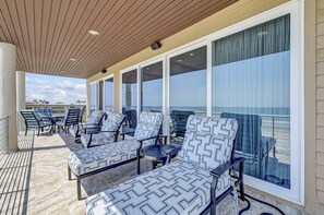 Casa, 4 quartos | Terraço/pátio