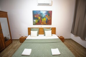 2 slaapkamers, een strijkplank/strijkijzer, wifi, beddengoed