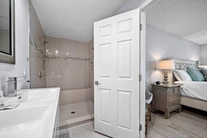 House, 5 Bedrooms | Bathroom - Canal Front Beach Home - Flagler Beach, Florida 5 Bedroom Home (Flagler Beach)