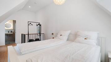 Iron/ironing board, WiFi