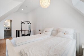 Iron/ironing board, WiFi - Apartment Historisches Forstamt – Romantic Stay in the Heart of the Old Town (Gernsbach)