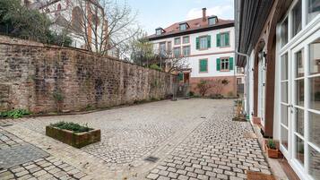 Enceinte de lâhĂ©bergement