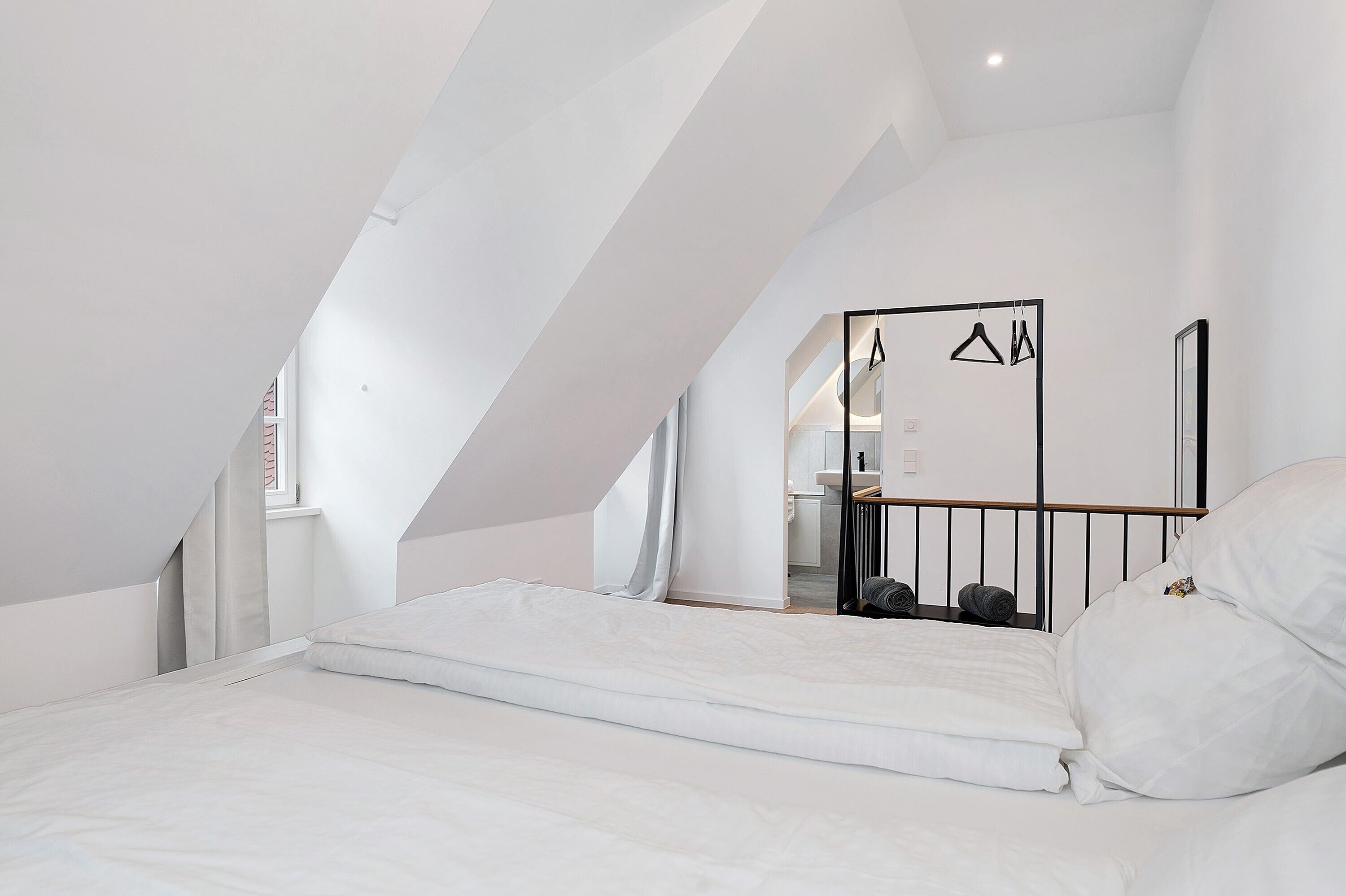 Iron/ironing board, WiFi