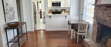 House, 3 Bedrooms | Dining