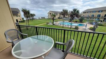 Condo, 2 Bedrooms | Outdoor dining