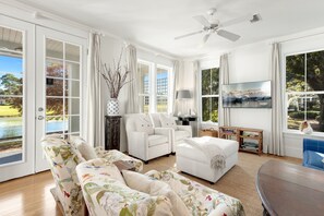 House, 3 Bedrooms | Living area | Smart TV - Ravens Run 3 Bedroom Home (Miramar Beach)