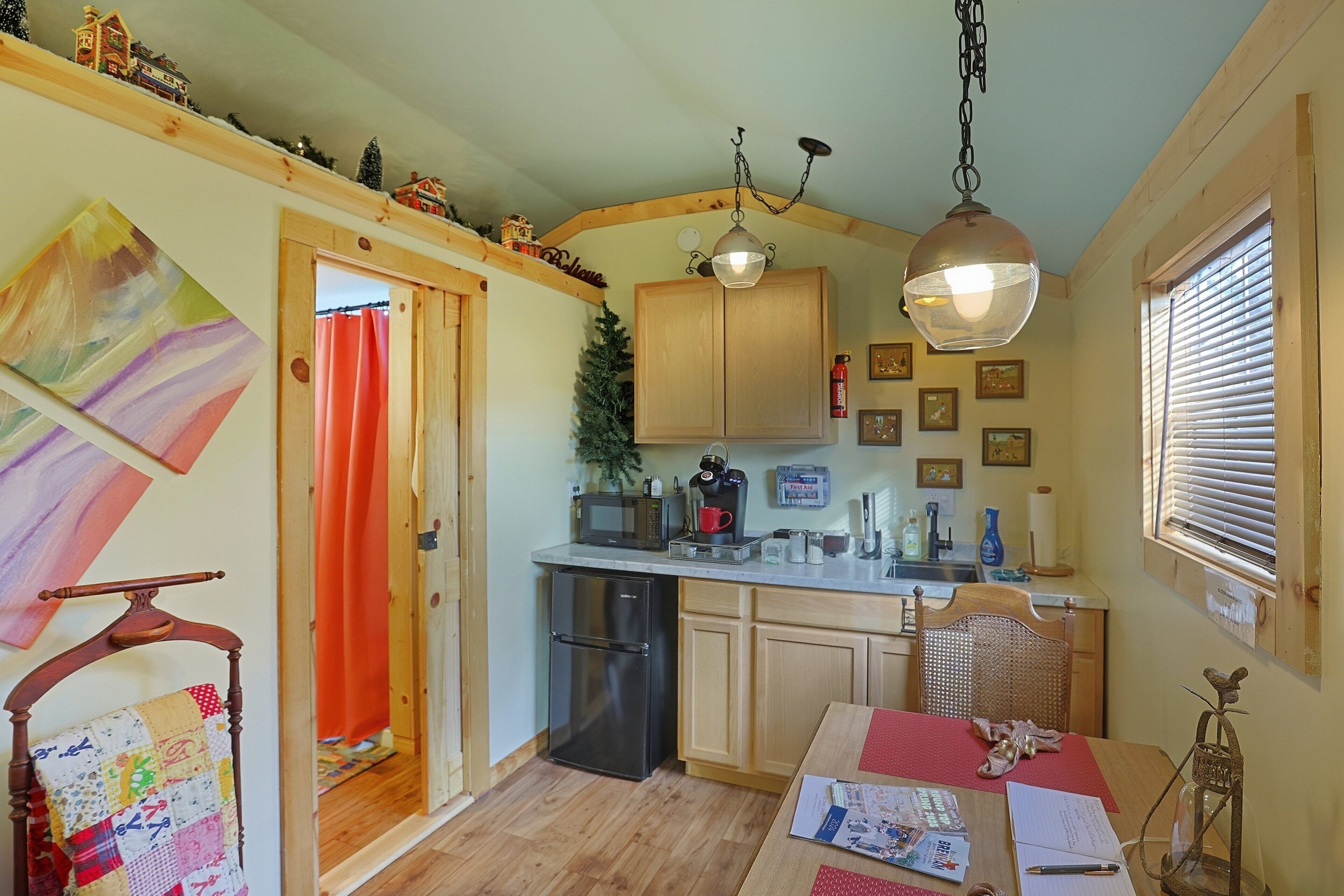 Studio | Private kitchen | Fridge, coffee/tea maker