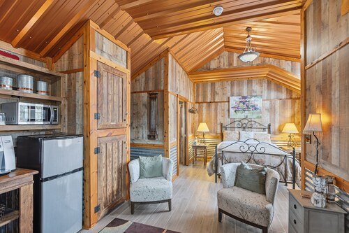 Dancer - Reindeer Ranch At Round Top Cabin