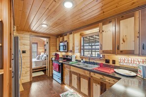 Cabin, 2 phòng ngủ | Bếp riêng | Tủ lạnh, lò nướng, dụng cụ pha cà phê/trà 