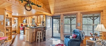 Rudolph - Reindeer Ranch At Round Top 2 Bedroom Cabin