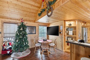 Cabin, 2 phòng ngủ | Khu ăn uống