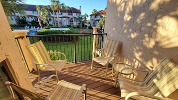 Condo, 2 Bedrooms | Property grounds