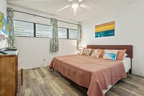 Condo, 1 Bedroom | 1 bilik tidur, seterika/papan seterika, Wi-fi percuma 