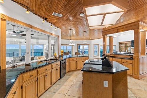 Martha's Cove 5 Bedroom Home