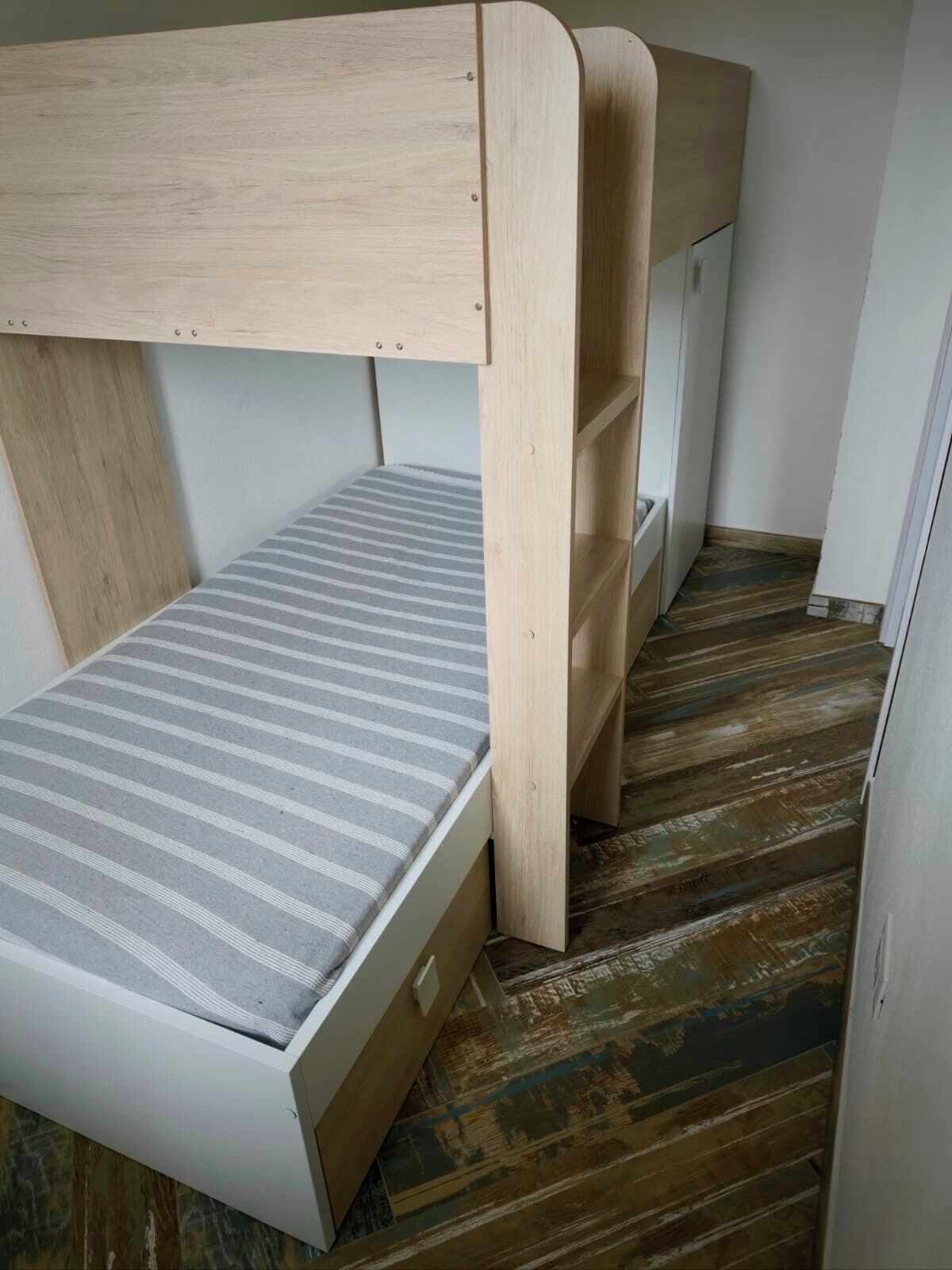 2 多间卧室、熨斗/熨衣板、床单