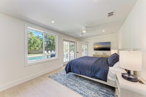 5 bedrooms, iron/ironing board, free WiFi, bed sheets - Fully renovated 5 bedroom pool home (Sarasota)