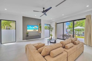 TV - LasOlas-8 BD Two Pool-BBQ-Games (Fort Lauderdale)